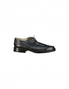 New Globe men's flats